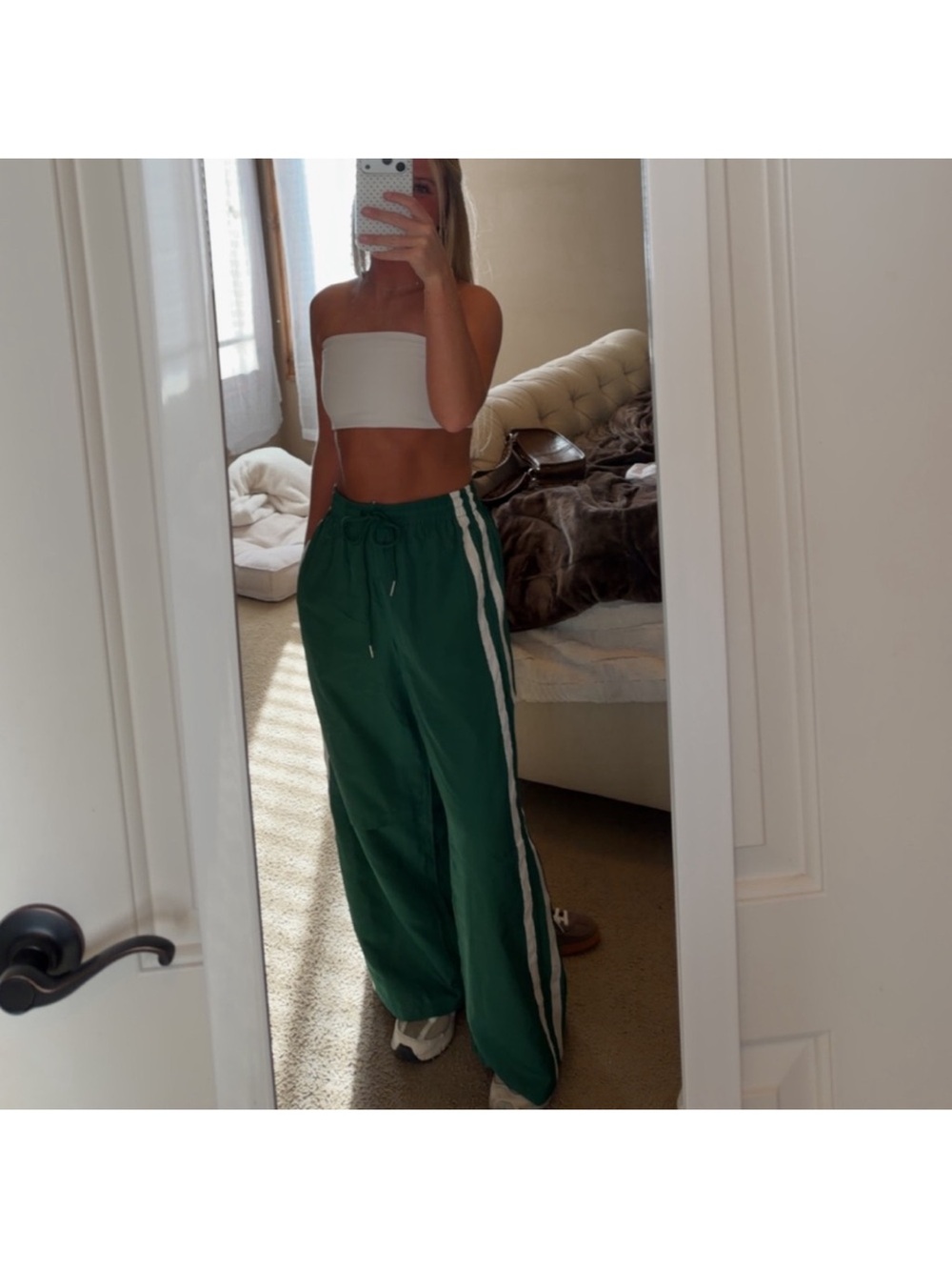 EDIKTED Fauna Nylon Track Pants Size Larg Green White Side
Stripe Sporty Wide Le - Picture 2 of 7
